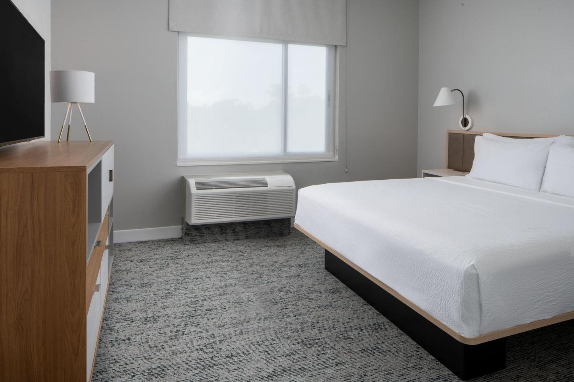 Towneplace Suites By Marriott Pensacola West I-10 Ferry Pass Экстерьер фото